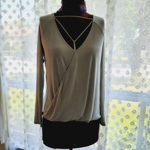 Long sleeved V-neck top